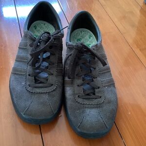 adidas brown Tabacco women’s sneaker